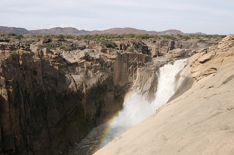 waterfall hike in Augrabies National Park (c) South Africa Tourism